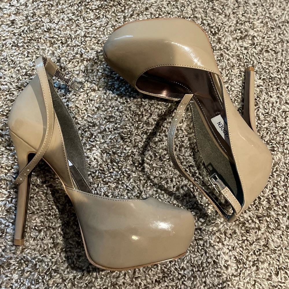 Steve Madden Naia Heels